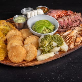 Parrilla Mixta Bocas Grill