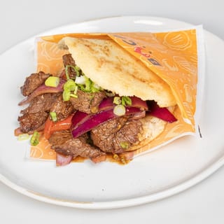 Arepa Wok Smoked Lomo Steak