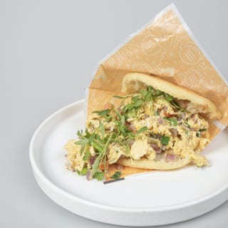 Arepas Huevos Perico